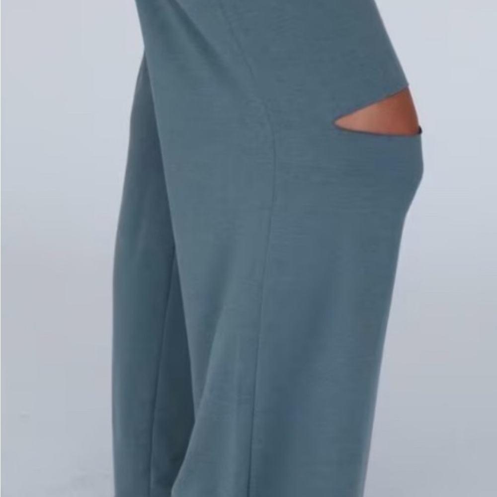 Cora Wide Leg Pants in Light Olive - Picture 2 of 4